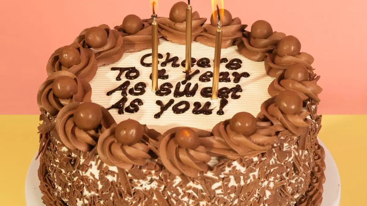Cake Box – eggless cake shop in Woking town centre